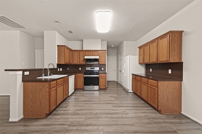 Building Photo - 13915 Maleewan Ln