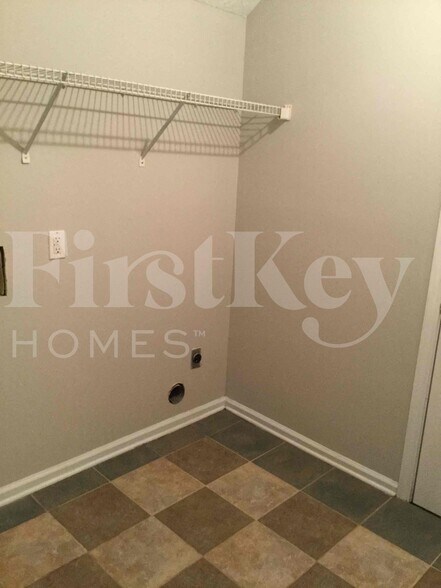 Building Photo - 8321 Mountain Pass