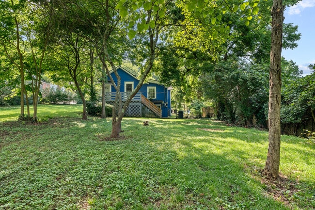 Building Photo - 707 Woodland Ave