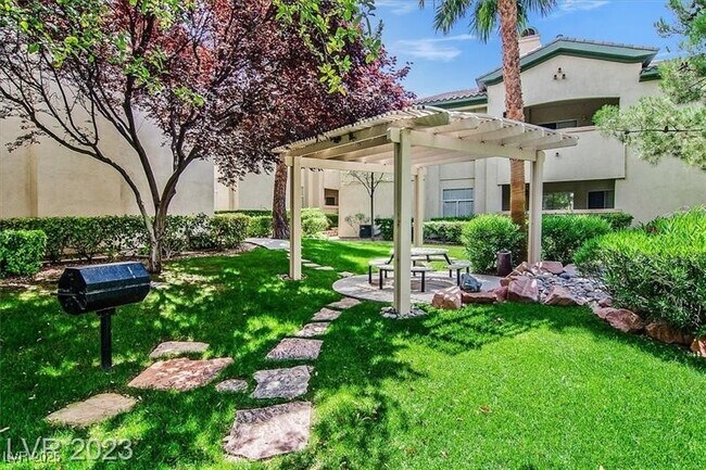 Building Photo - 8729 Red Brook Dr