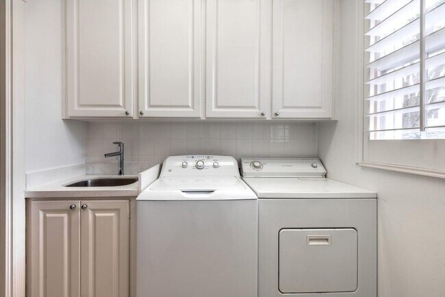 Building Photo - 2151 Tigris Dr