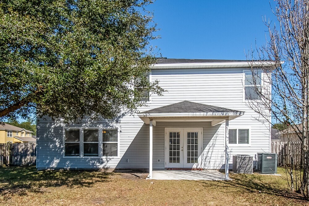 Building Photo - 11558 Brian Lakes Dr N