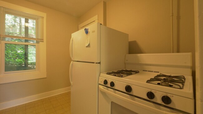 Building Photo - LaCros 145