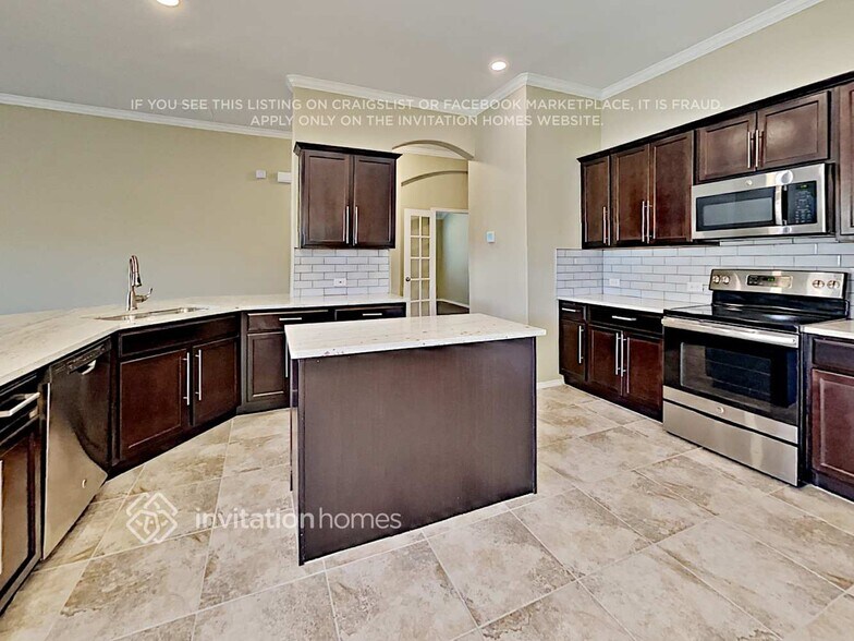 Building Photo - 260 Oxford Dr