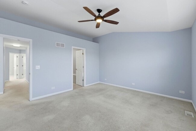 Building Photo - 218 Goldenrod Dr