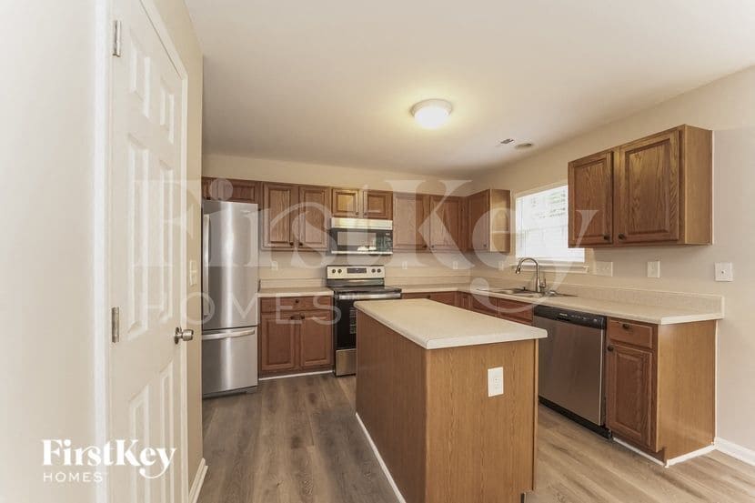 Building Photo - 4615 Canipe Dr