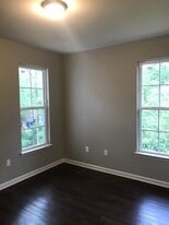 Building Photo - 124 Thornton Ln