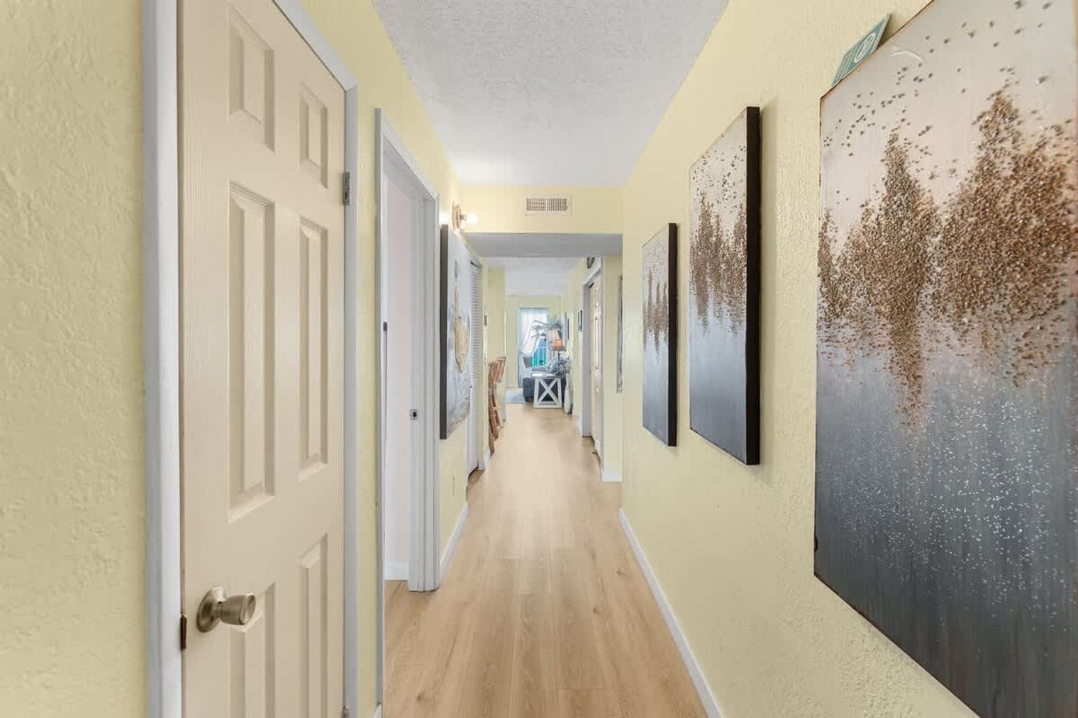 Building Photo - 8743 Thomas Dr