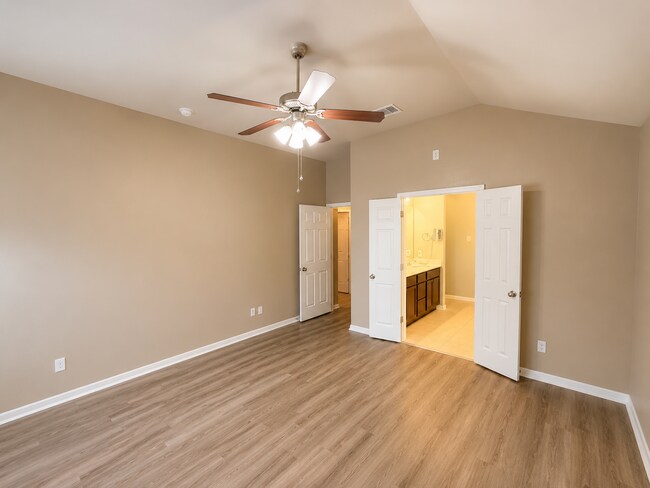 Building Photo - 8121 Fieldstone Dr