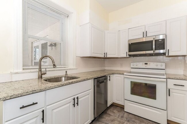 Building Photo - 1003 W Main St