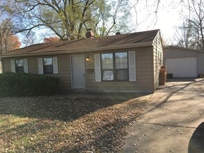 Building Photo - 1410 E Pitman Ave