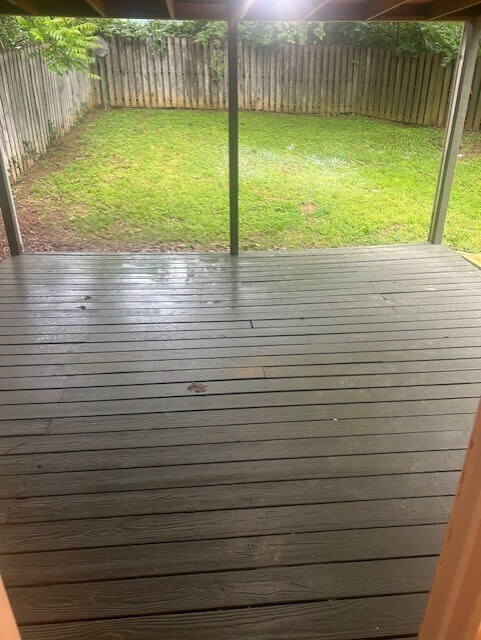 Building Photo - 2000 Countryhill Ln