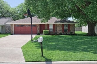 Building Photo - 2524 Downs Cir