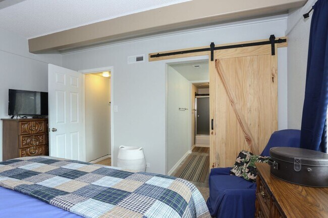 Building Photo - 2 bed, 2 bath in Breckenridge! Winter seas...