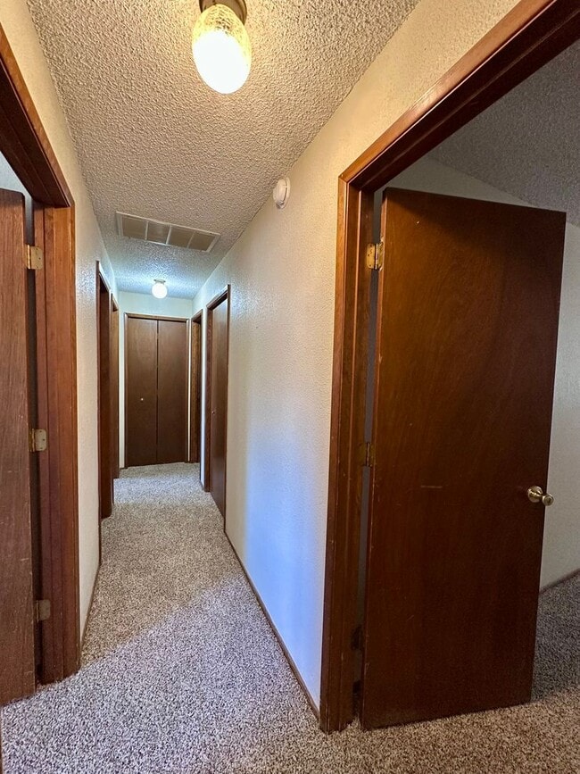 Building Photo - 970 S 55th Pl