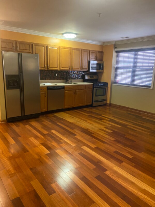 Building Photo - 3214 8th St SE