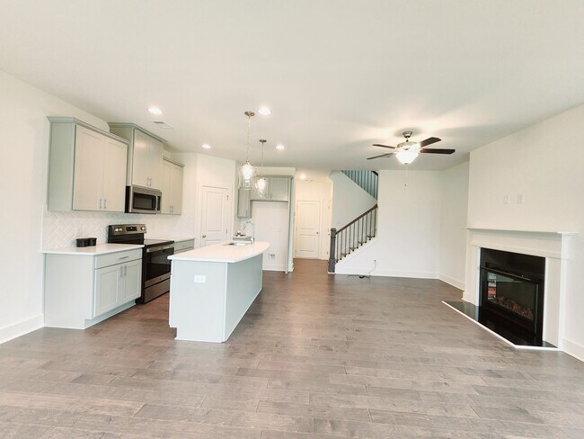 Hall and kitchen view - 110 Auburn Crossing Way