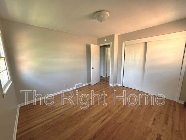 Building Photo - 4460 Shady Ln Cir