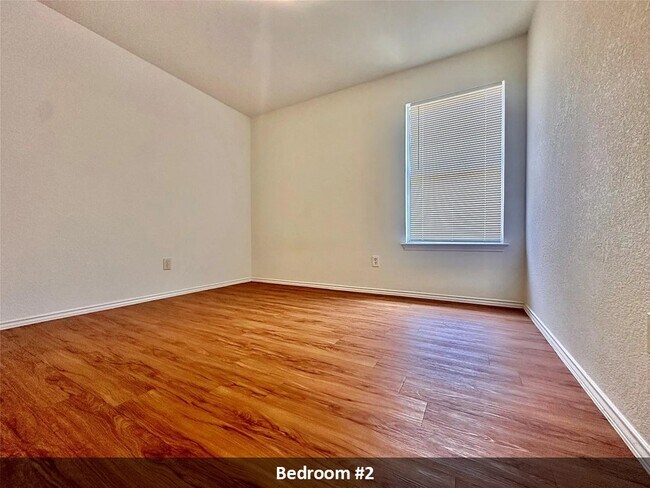 Building Photo - 17204 Ardisia Dr