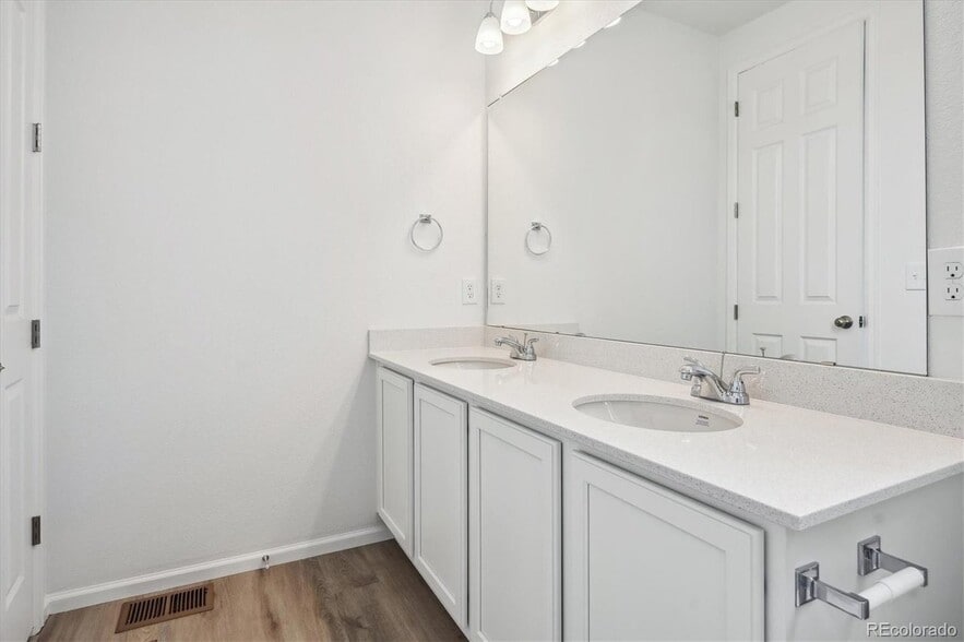 Building Photo - 4192 Satinwood Dr