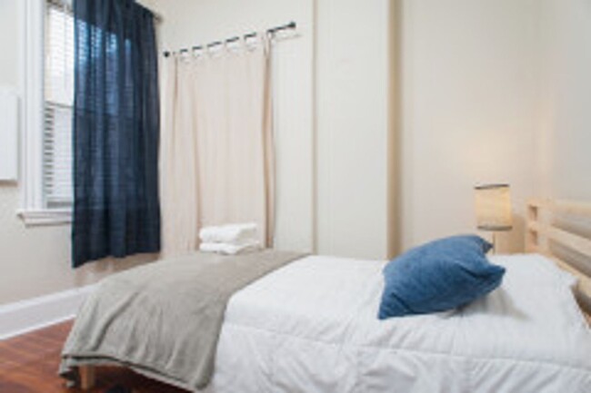 Building Photo - North End - 2 bedroom apartment - 9/1