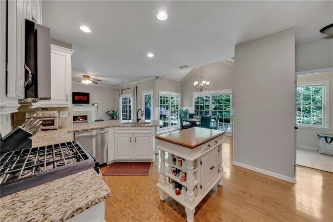Building Photo - 10545 Windsor Park Dr