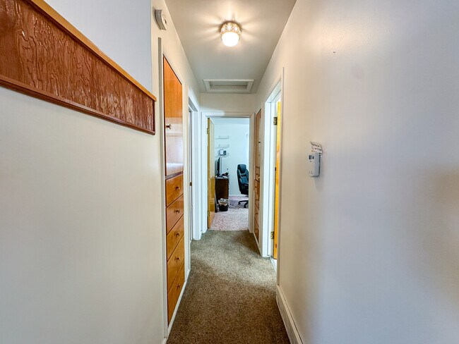 Building Photo - 845 E 820 N