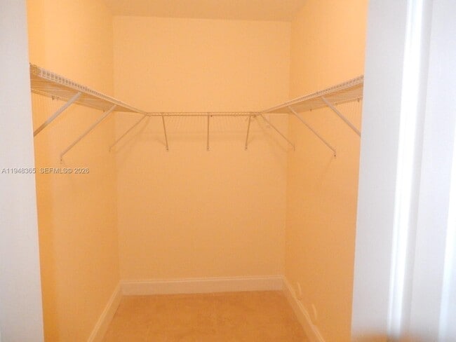 Building Photo - 3017 N Oakland Forest Dr