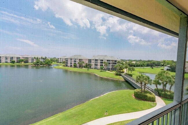 Building Photo - 353 S US Hwy 1