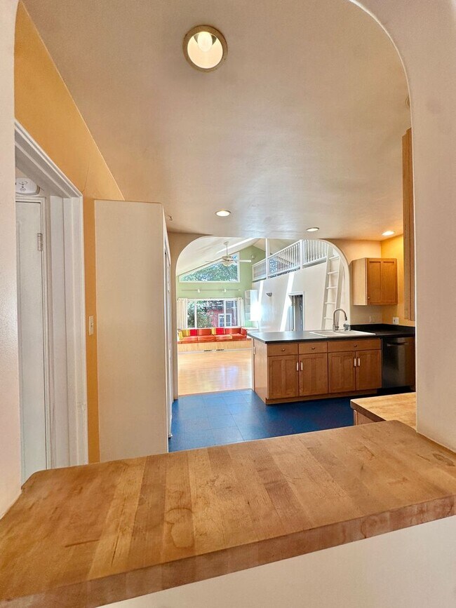 Building Photo - Lovely 3bd+/2ba Home in San Rafael