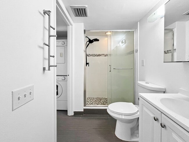 Building Photo - Prime Clearwater Condo for Rent at Crystal Bay - 1bed | 1 bath