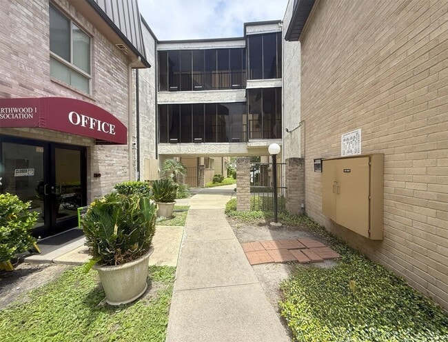 Building Photo - 8523 Hearth Dr