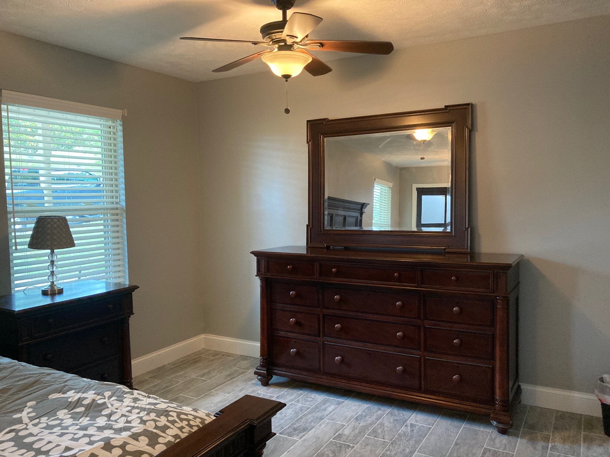 Building Photo - 490 Beechwood Cir