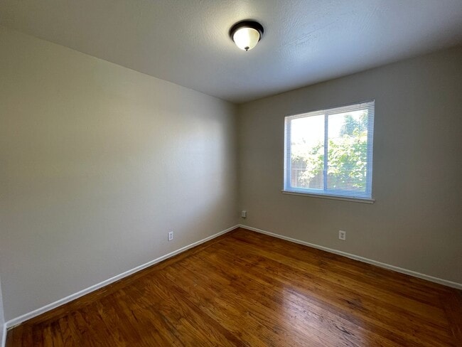 Building Photo - Single Story 3 Bedroom, 2 Bath Single Story Home with Huge Backyard!