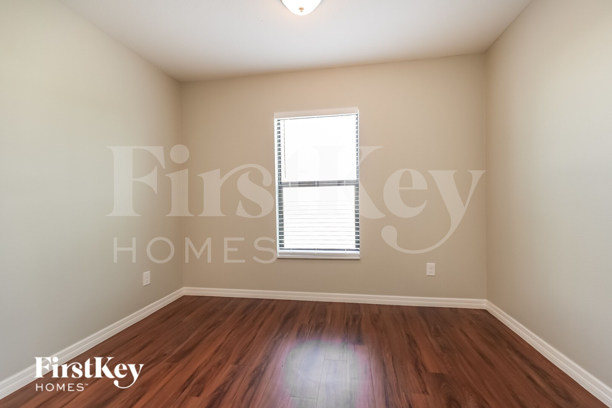 Building Photo - 1544 Swan Lake Cir