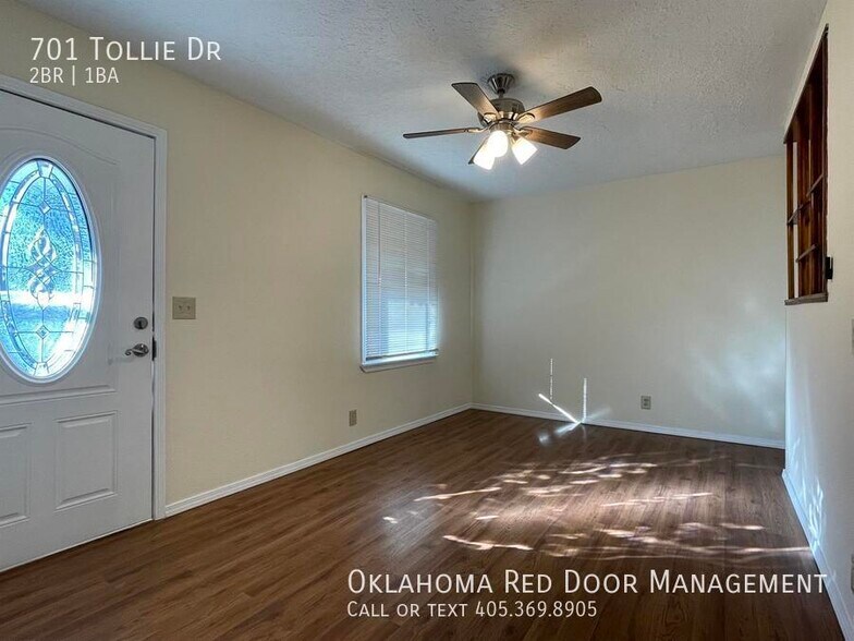 Building Photo - 701 Tollie Dr
