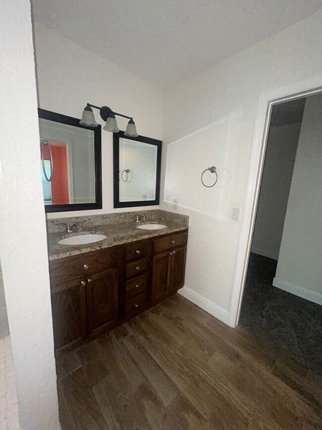 Building Photo - Beautiful 3 Bedroom 2 Bathroom in Sanford FL!