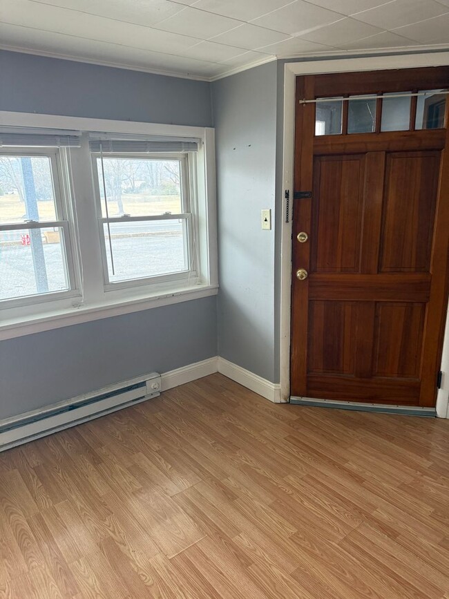 Building Photo - 3185 Spring Rd