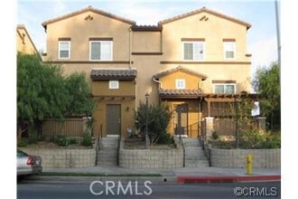 Building Photo - 3300 Tyler Ave