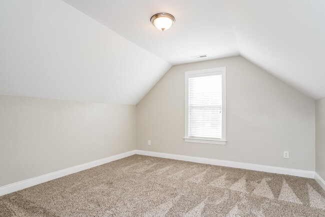 Building Photo - 329 Braxman Ln