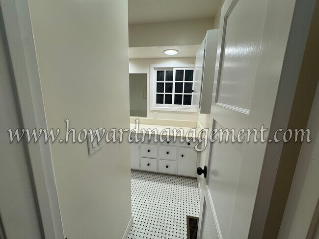 Building Photo - ***OPEN HOUSE 6/13 (11am-1pm)*** Contempor...