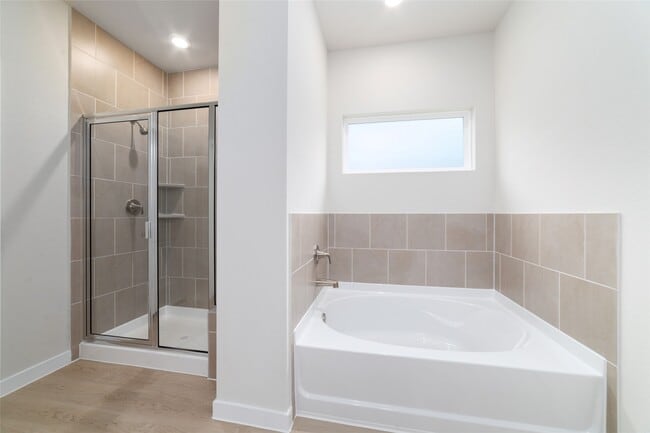 Building Photo - 5831 Westwood Shr Dr
