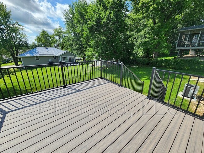 Building Photo - 1702 29th St NW