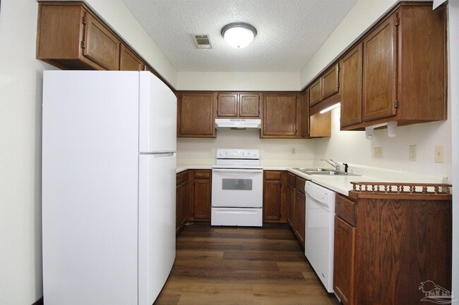 Building Photo - 1455 Acorn Ln