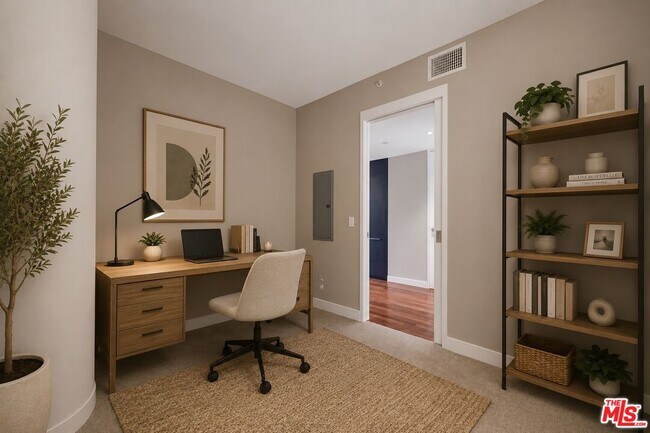 Building Photo - 6250 Hollywood Blvd