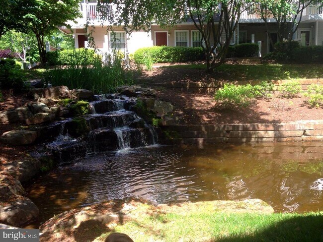 Building Photo - 5705 Chapman Mill Dr