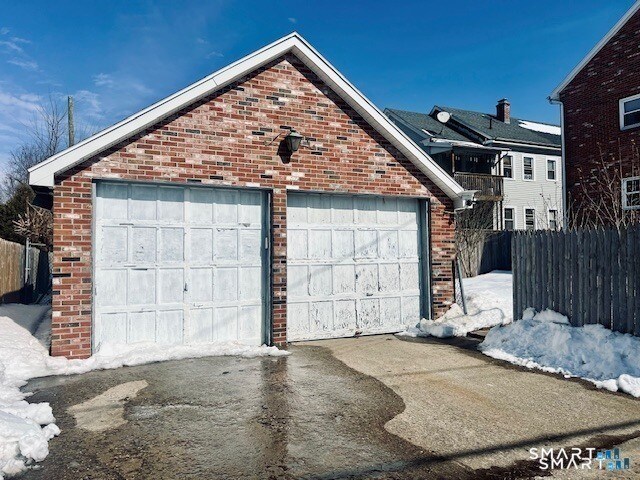 Building Photo - 1567 Main St