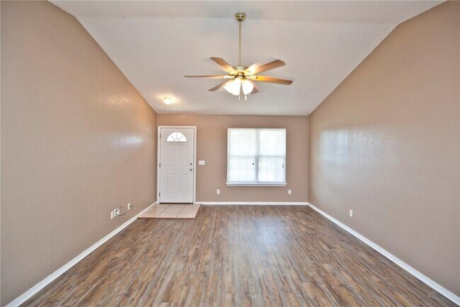 Building Photo - 235 Sundown Dr