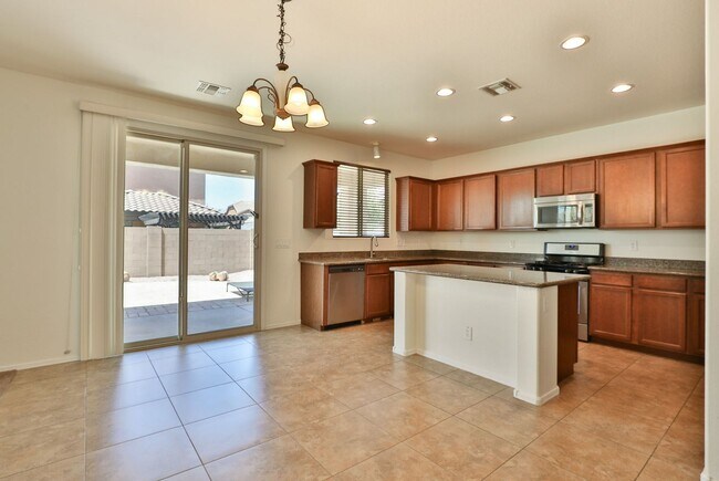 Building Photo - Heart of Queen Creek 5 bed/3 bath Home w/ ...