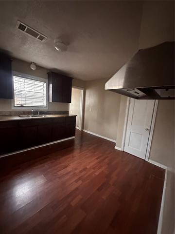 Building Photo - 1208 W Hall St